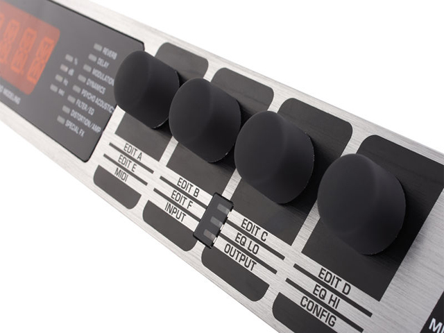 Processador de Efeitos - Behringer - FX 2000 3D