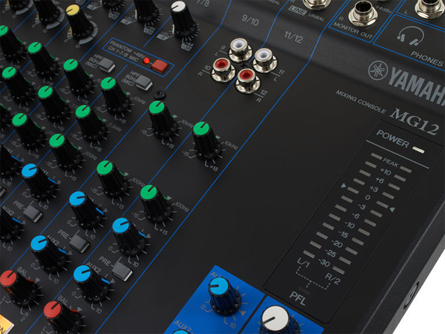 Mixer de áudio Yamaha - MG12